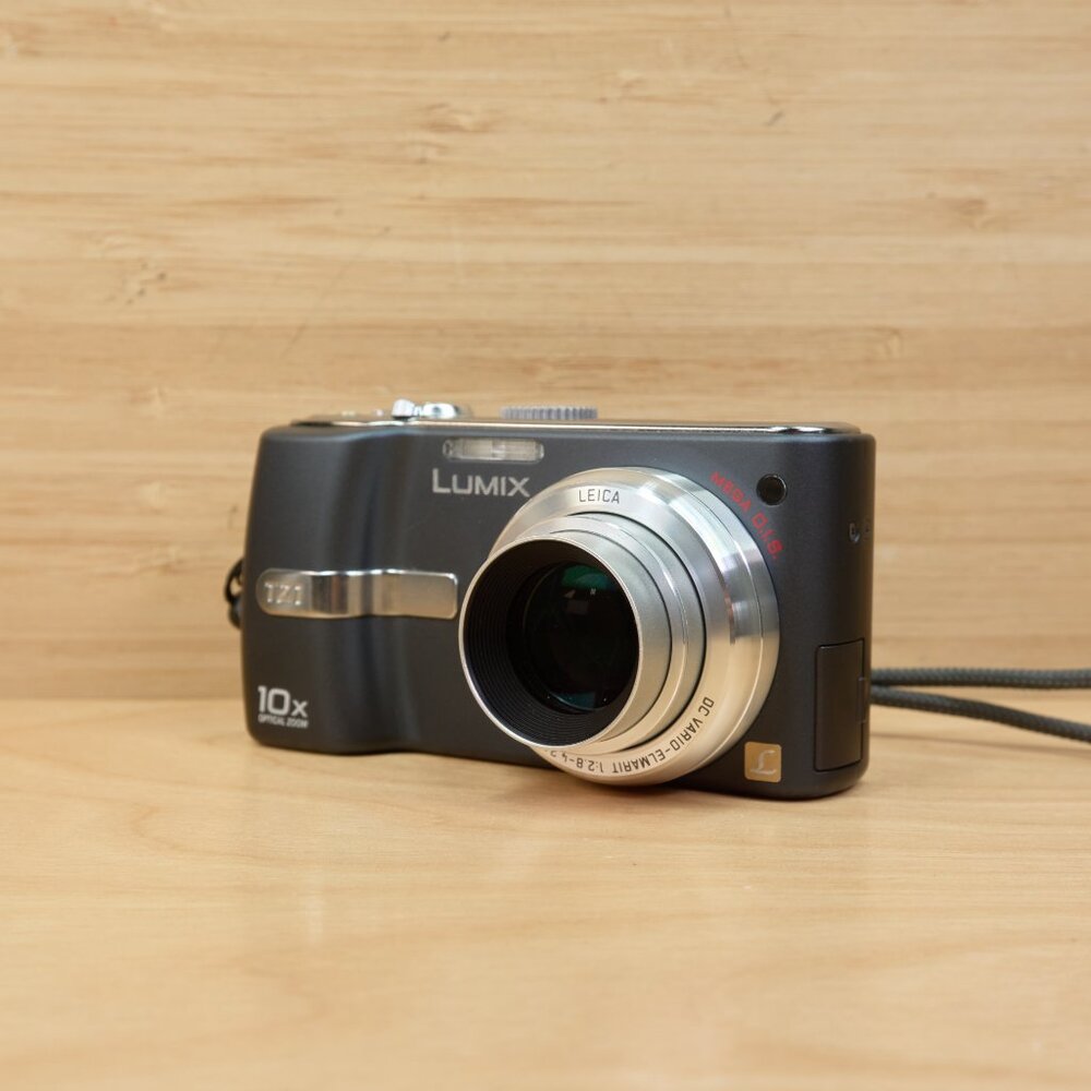 Panasonic Lumix DMC-TZ1 / 5MP Digital Camera / 10x Optical Zoom / Made in Japan